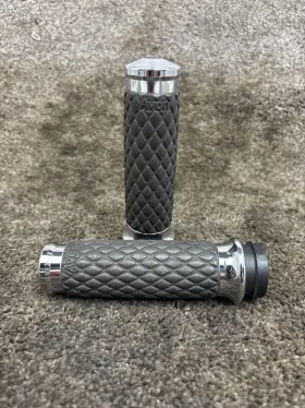 0630-3107 Avon 2008 Harley-davidson Street Glide Flhx Grips Diamond Contour Chrome